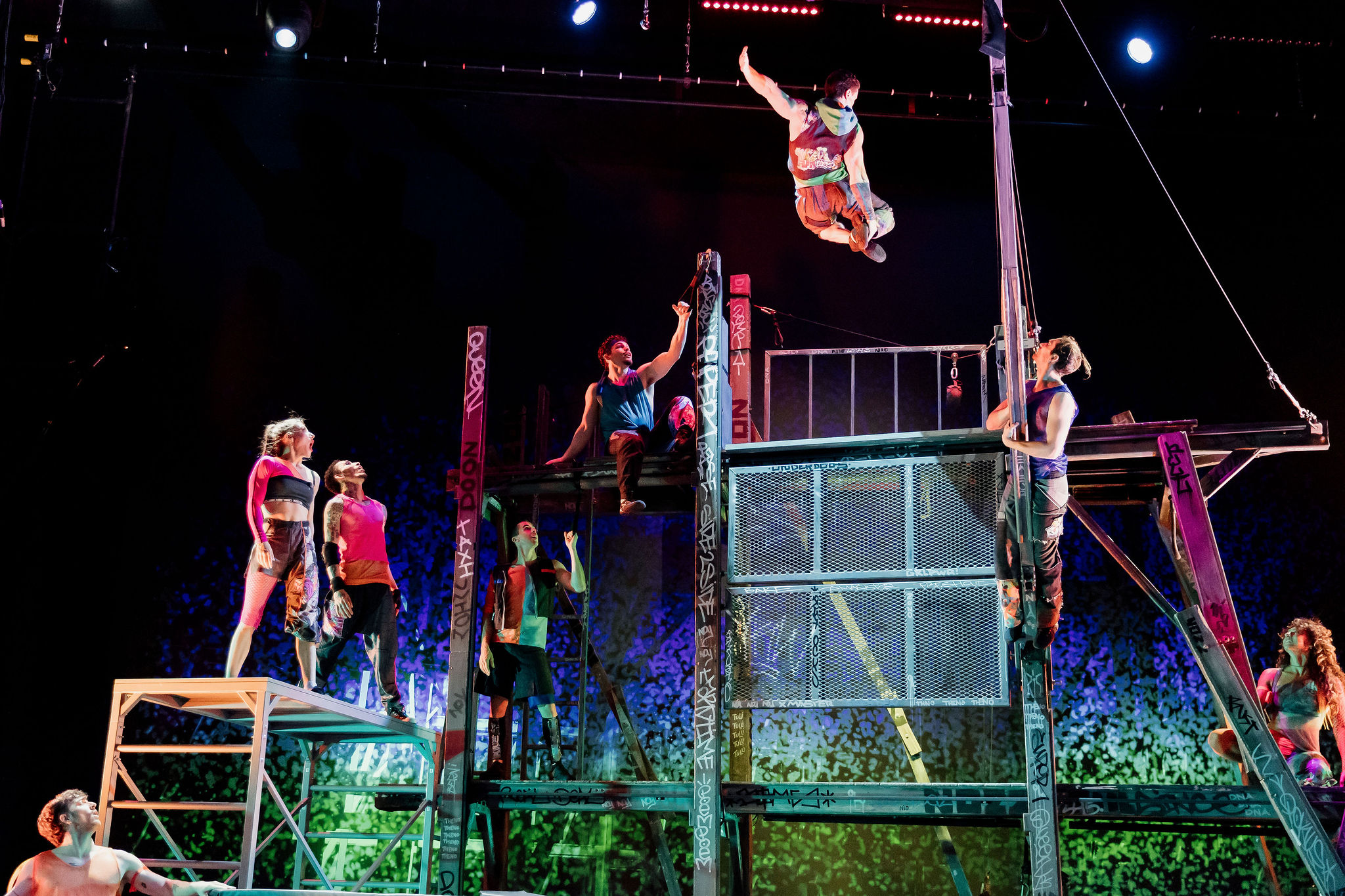 ID Evolution | Cirque Éloize © Caroline Thibault